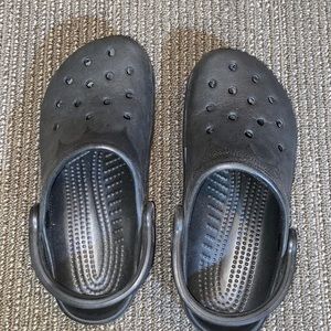 Like NEW CROCS black Women’s size Small 6-7 or Men’s Medium 4-5